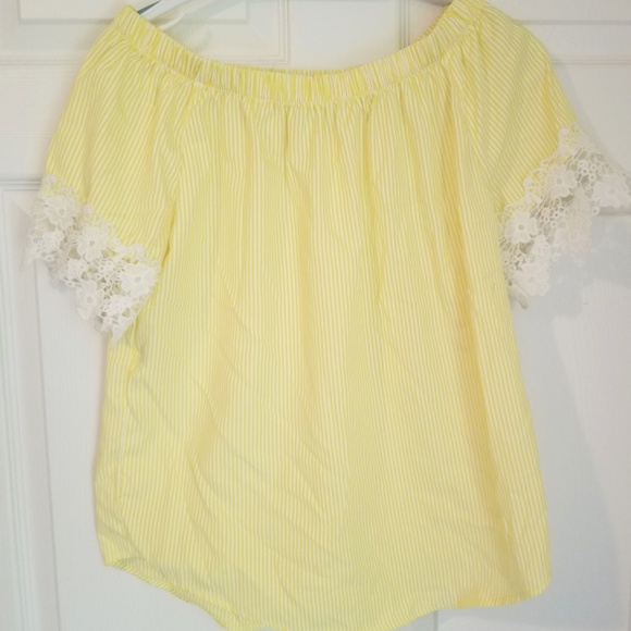 Roommates On Off Shoulder Top NWT Medium - Picture 2 of 6